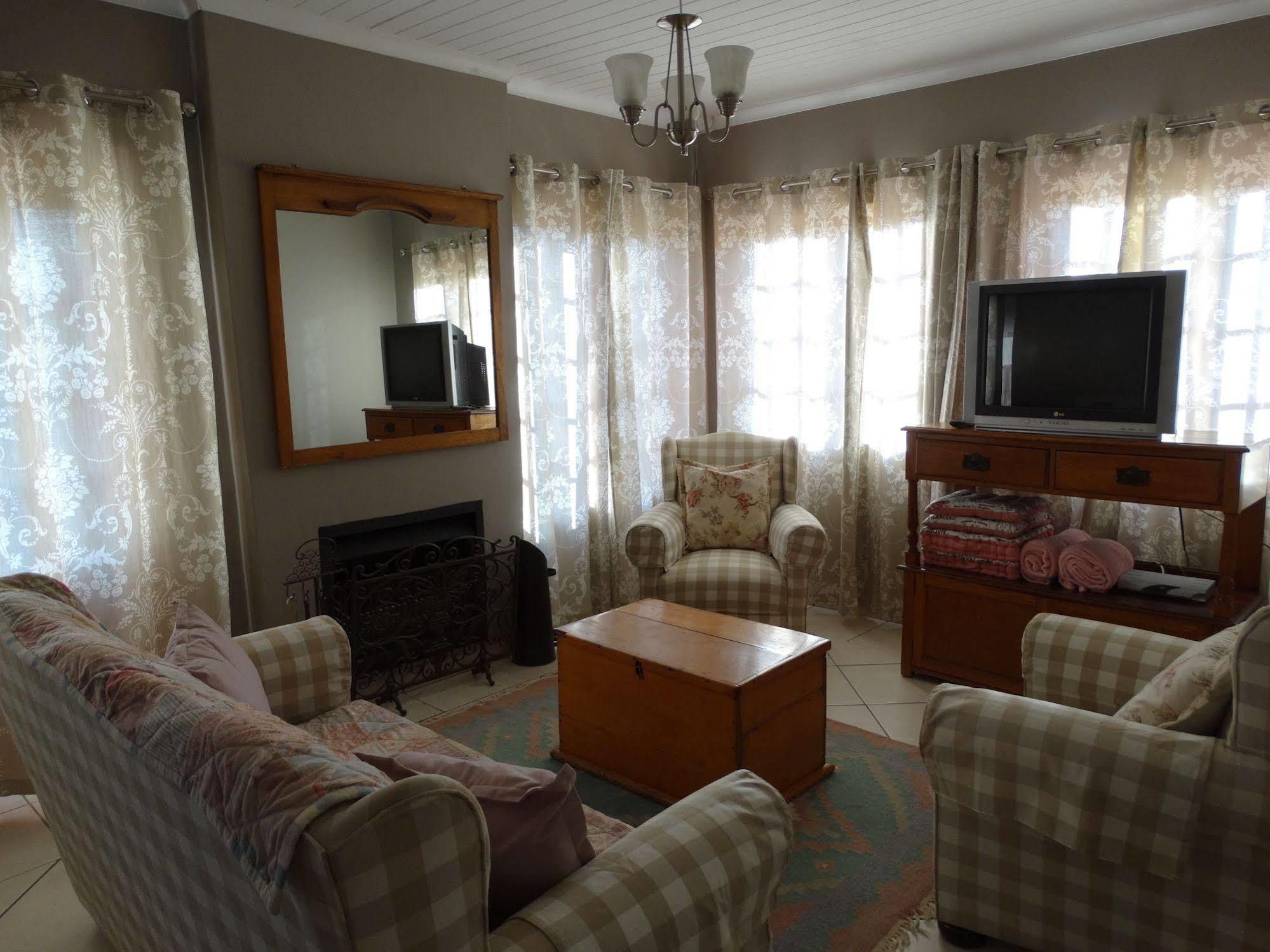 By The Way Guesthouse Clarens Zewnętrze zdjęcie