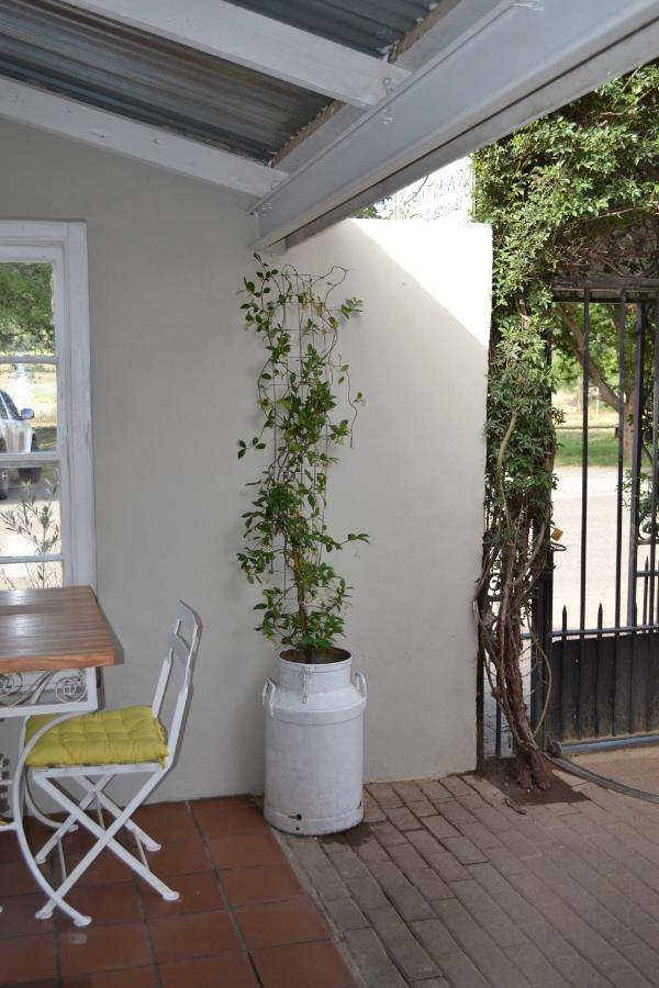 By The Way Guesthouse Clarens Zewnętrze zdjęcie
